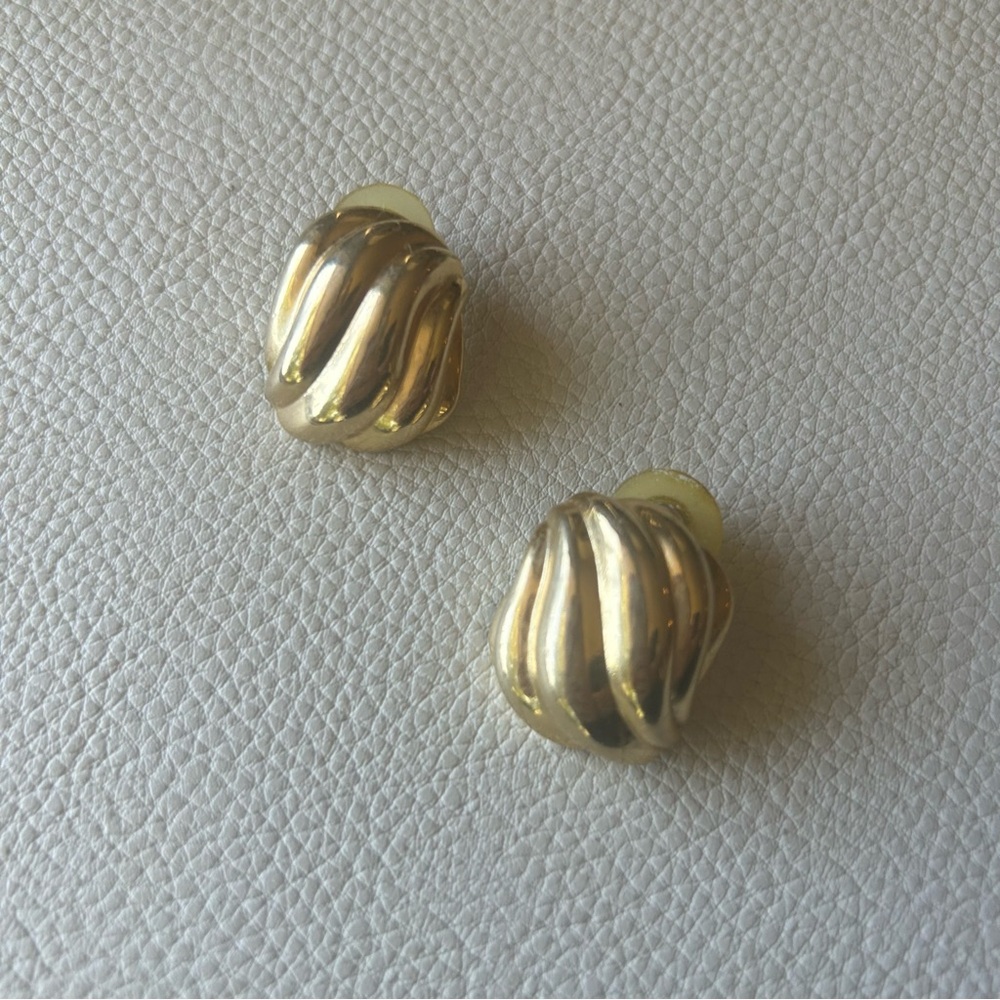 Vintage Gold Textured Earrings
